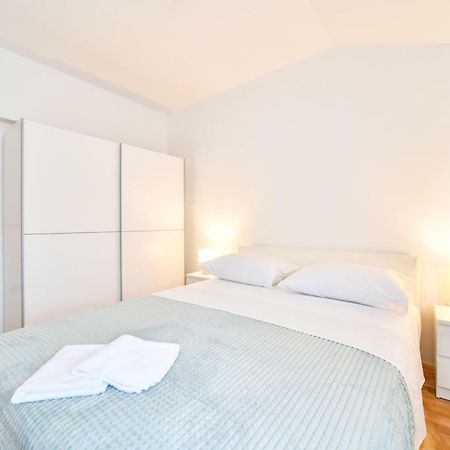 Apartman Novokmet-Crno Eksteriør billede