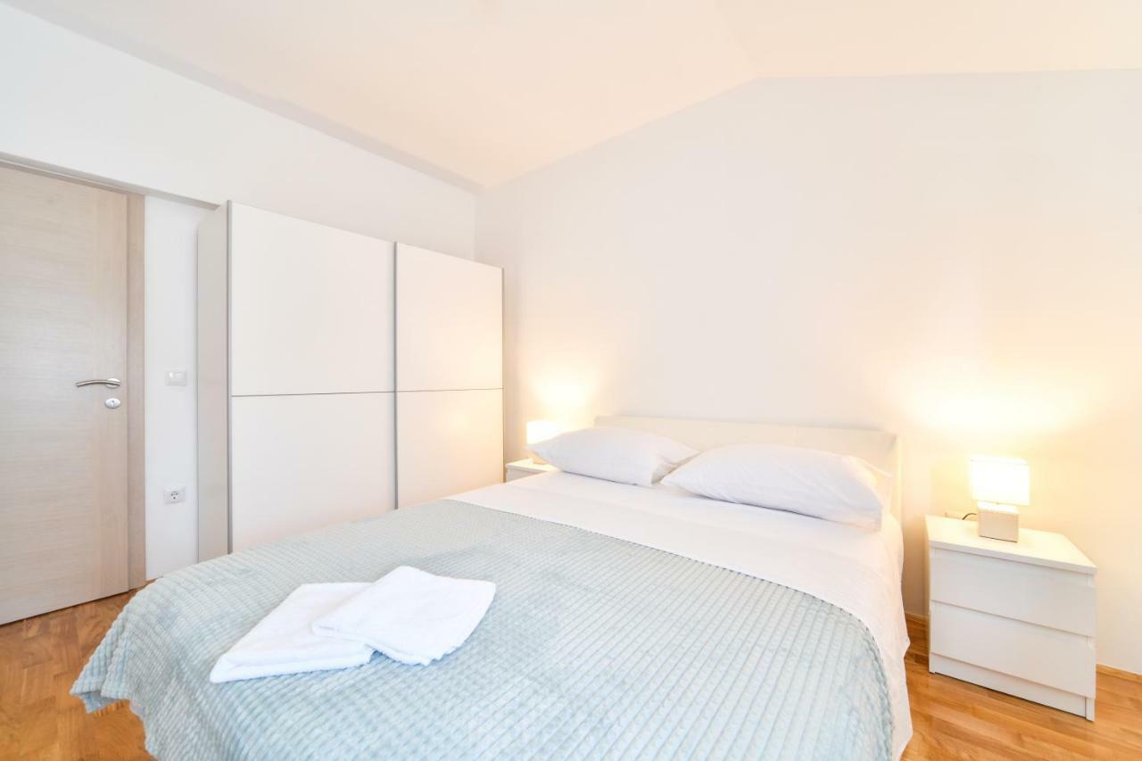 Apartman Novokmet-Crno Eksteriør billede